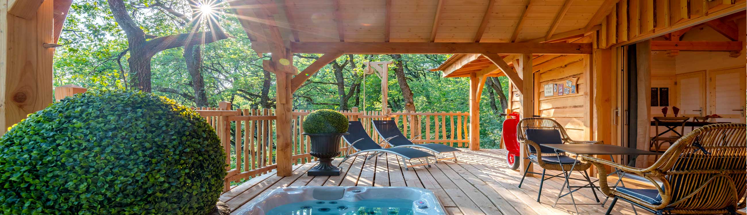 cabane avec spa et sauna terrasse